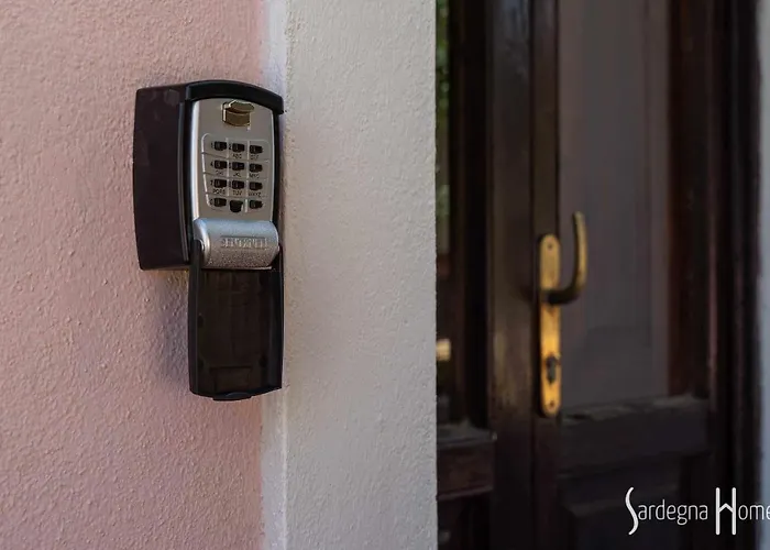 Sardegna Homes Casa Rosa באדזי