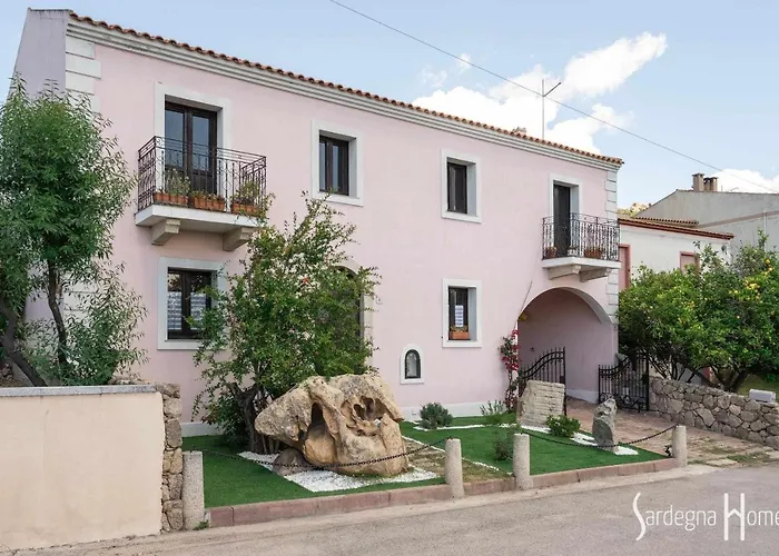 Sardegna Homes Casa Rosa *
