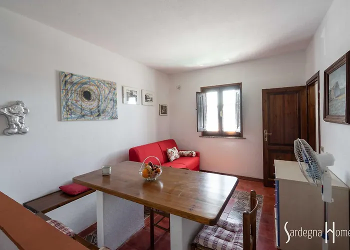 בית נופש Sardegna Homes Casa Rosa באדזי